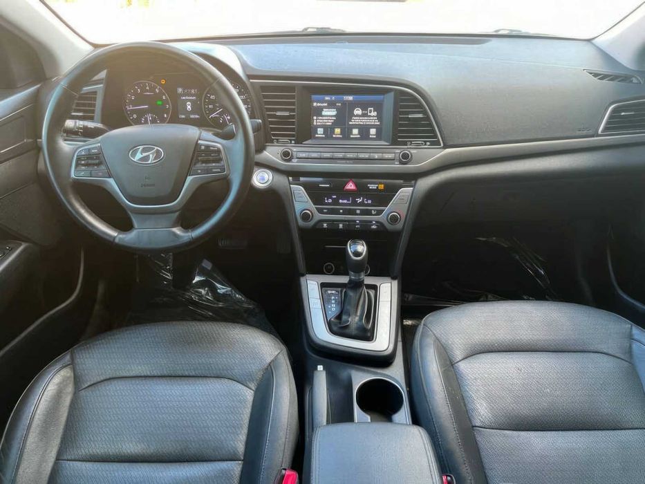 Hyundai Elantra Limited      2017
