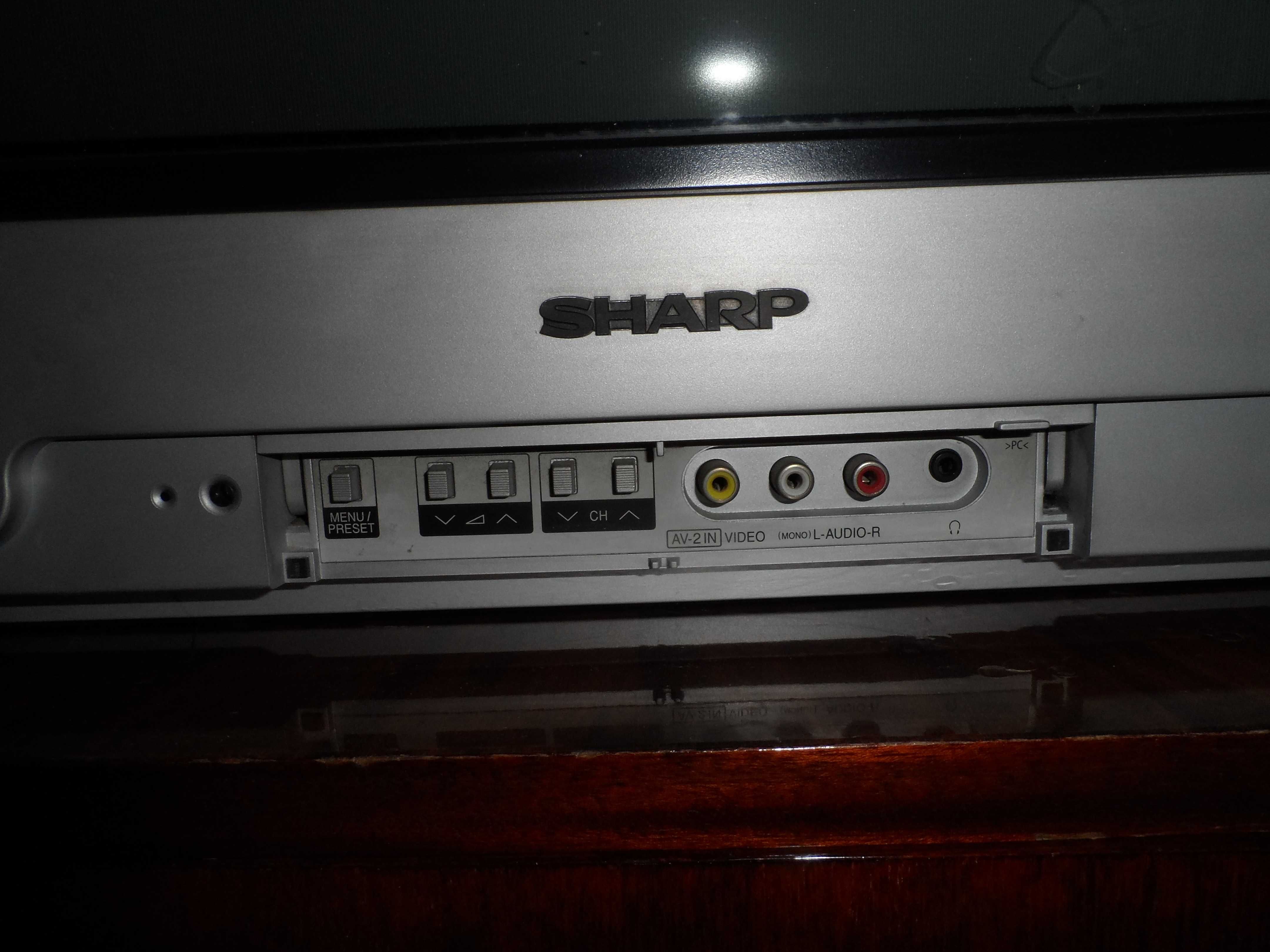 Телевизор SHARP  21"  кинескопный