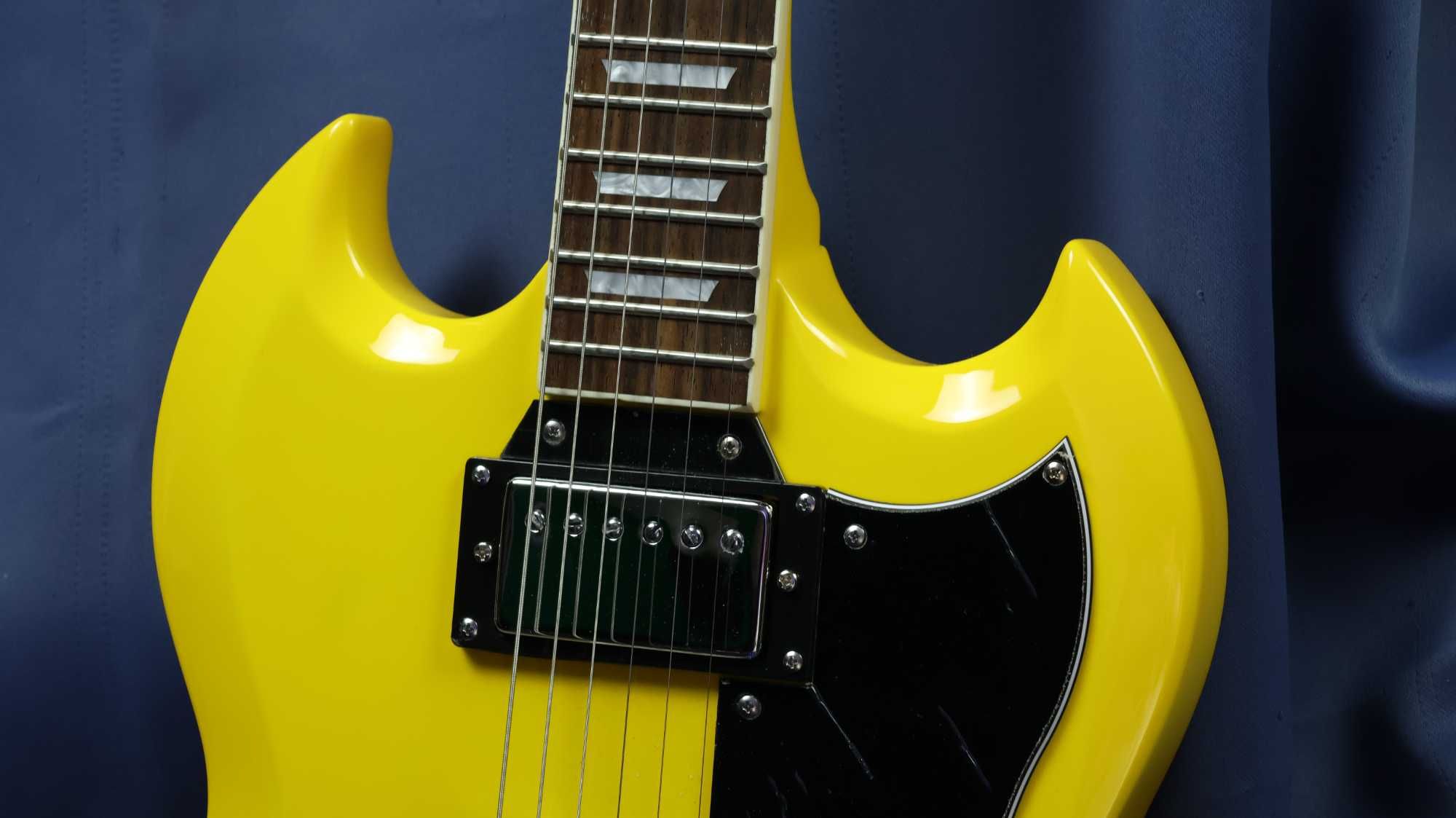 Gitara elektryczna Arrow Twincut SG z pokrowcem