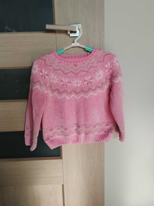 Ciepły sweterek dla dziewczynki r. 122
