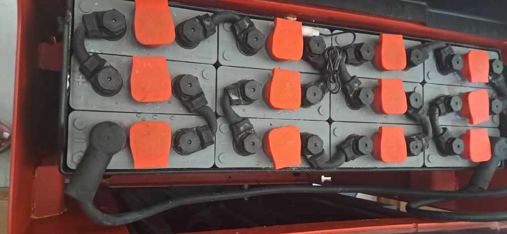 Stacker Empilhador Toyota com Plataforma