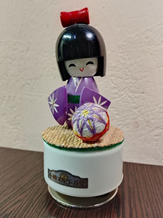 Заводна музична скринька Otaru