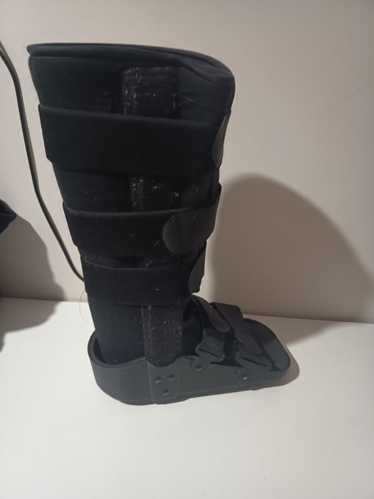 Bota ortopédica.