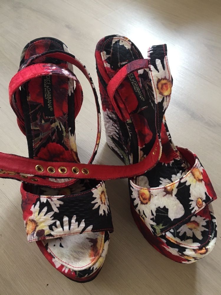 Босоніжки і туфлі Dolce Gabbana, нові