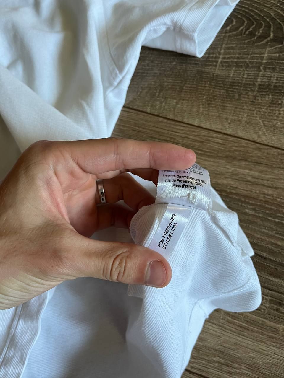 білосніжне поло від Lacoste