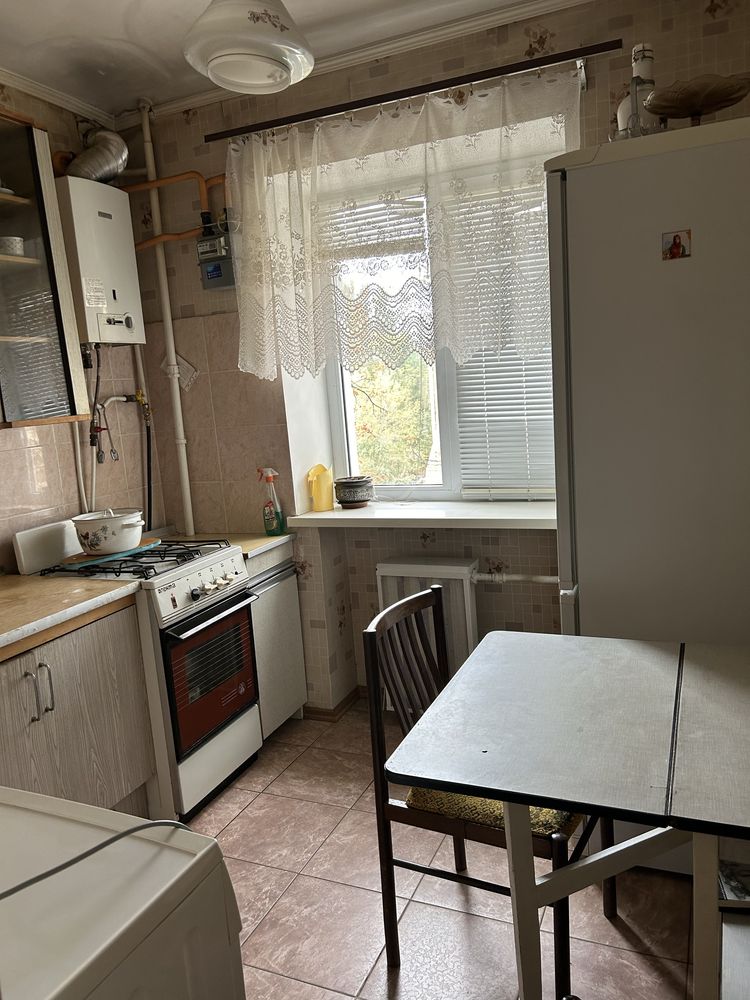 Продам 2 кімнатну квартиру вул. Василя Барки 8, Солом'янський район