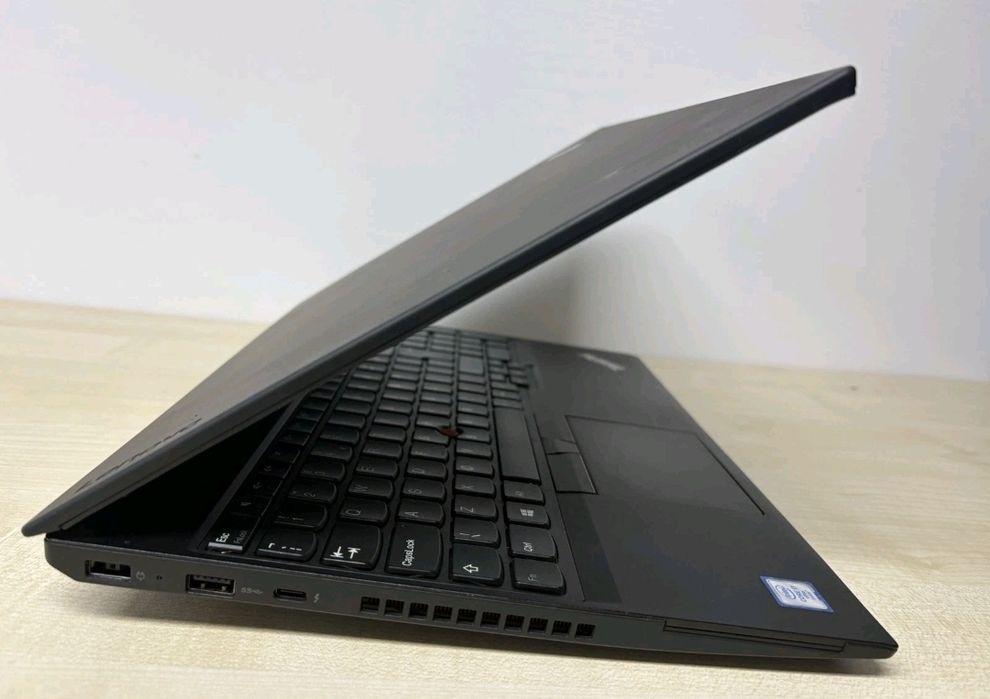 Lenovo T570 i7 32gb 15pol 500gb Nvme Windows 11 Office
