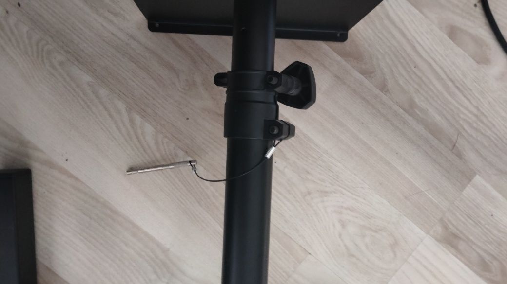 Stojaki pod monitory Vonyx