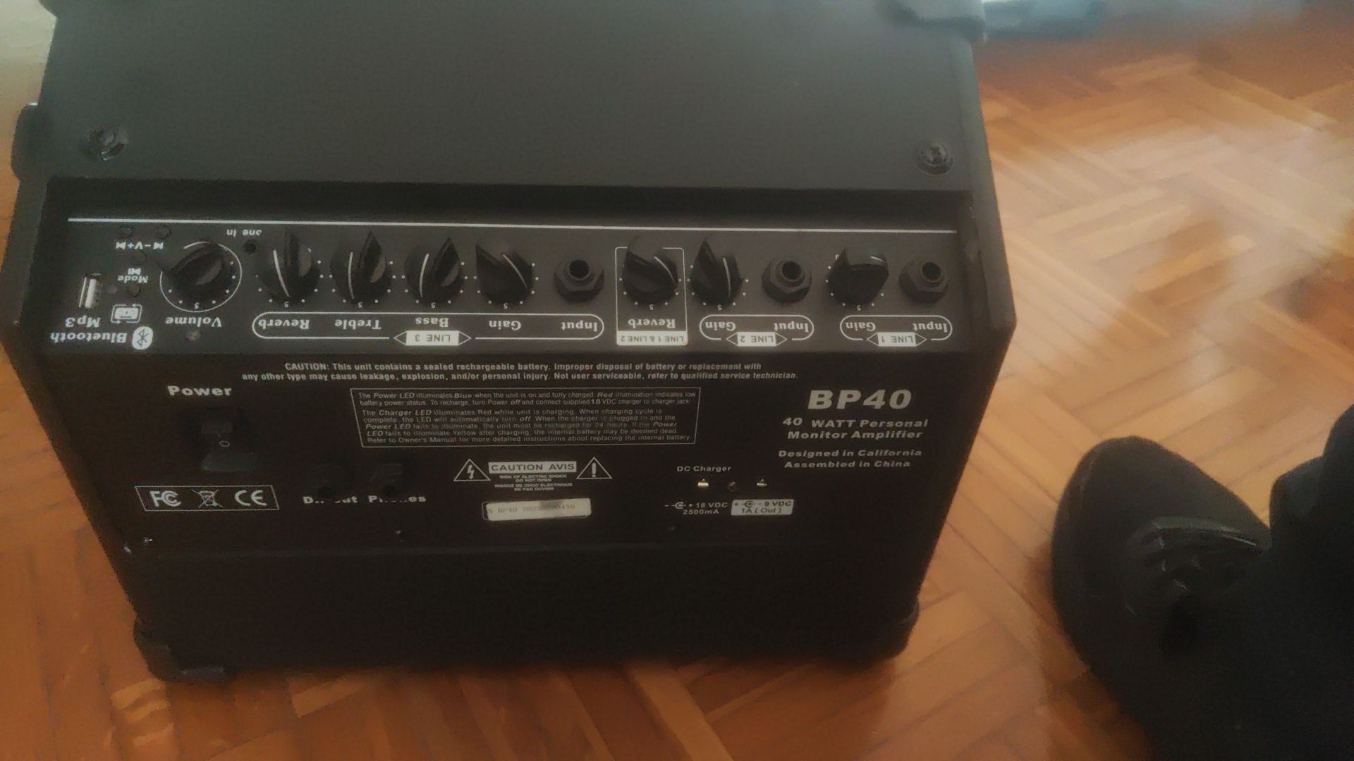 Caixa de som ativa amplificada + microfone