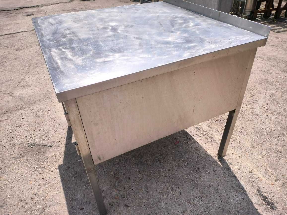 Stół przyścienny z szafką ze stali nierdzewnej 100x100