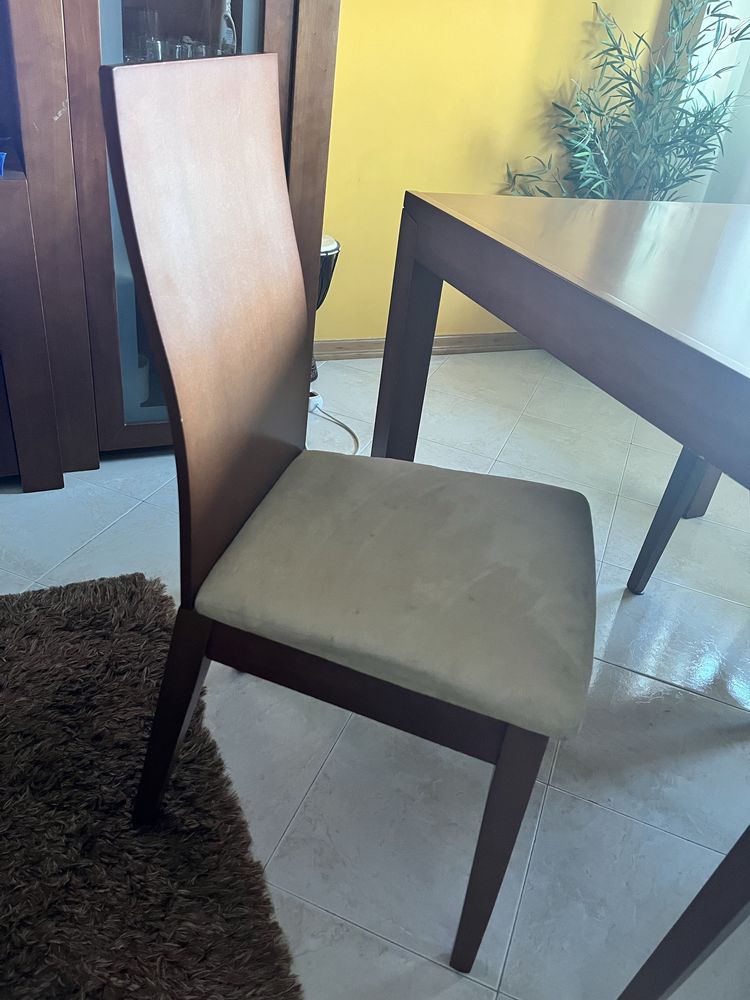 Mesa Extensível Cerejeira + 4 cadeiras