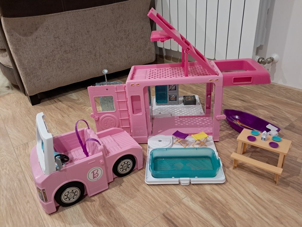 Auto Camper Barbie