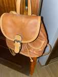 Mochila na cor castanha