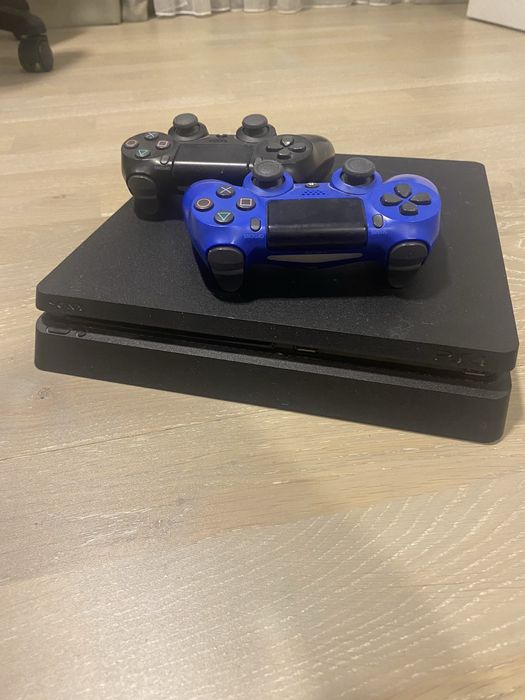 PlayStation 4 (ps4)