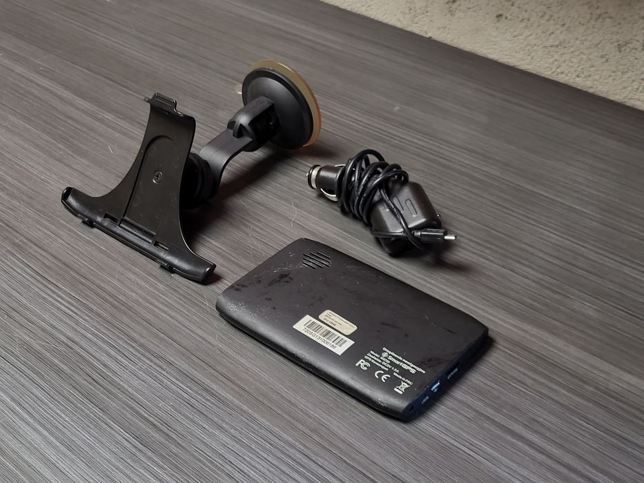 Nawigacja samochodowa SmartGPS SG720 + montaż i ładowarka