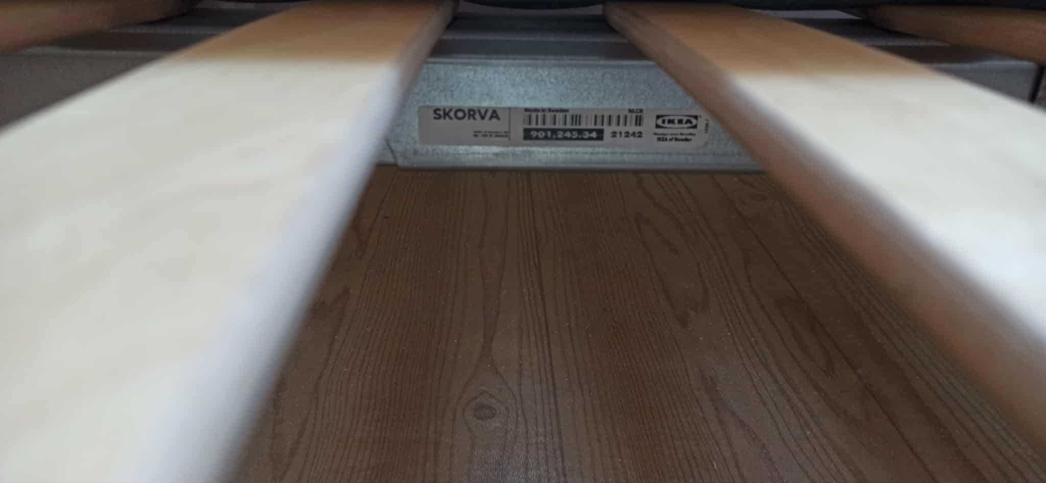 Łóżko IKEA SCORVA 140 x200 cm + materac jak nowy gratis - stan idealny