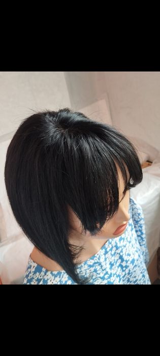 Продам парик 100%натуральный волос Каре пробор на сетке с челкой