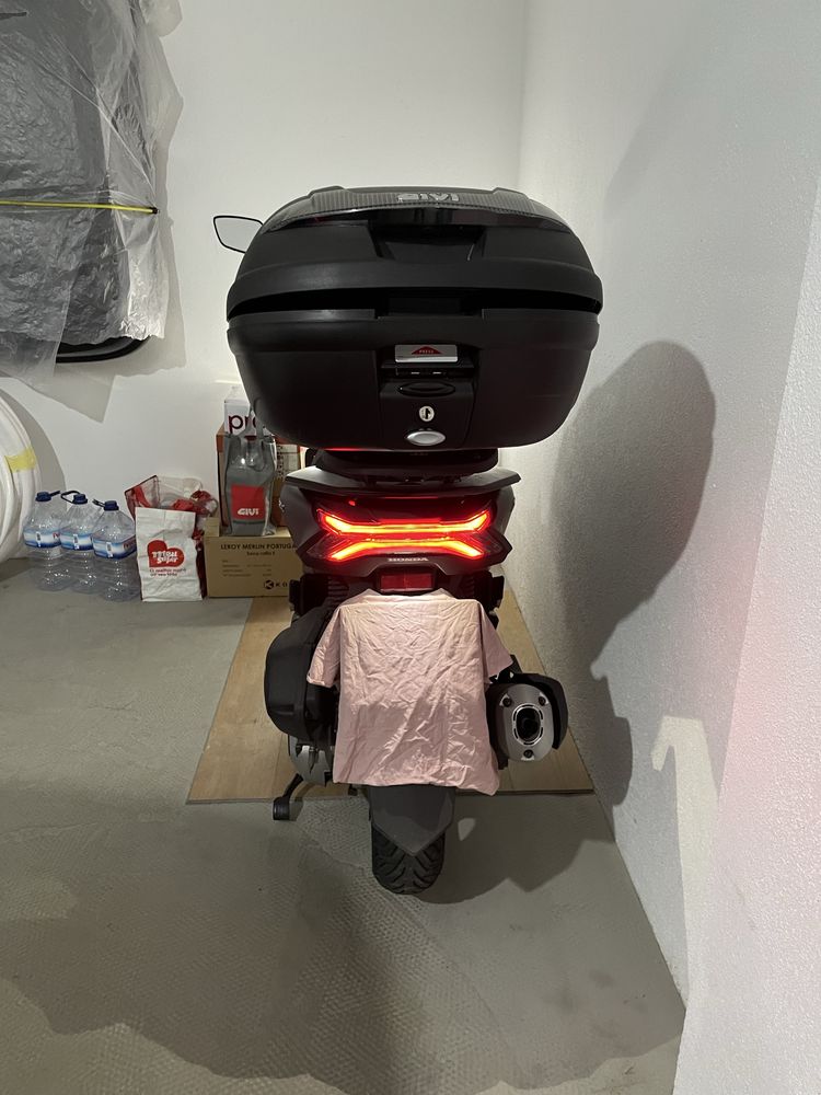 Honda PCX 125 com Topcase