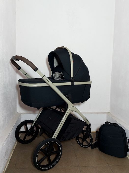 РОЗПРОДАЖКоляска новинка 2025 року CARRELLO VECTOR надлегка10.8кгШОУРУ