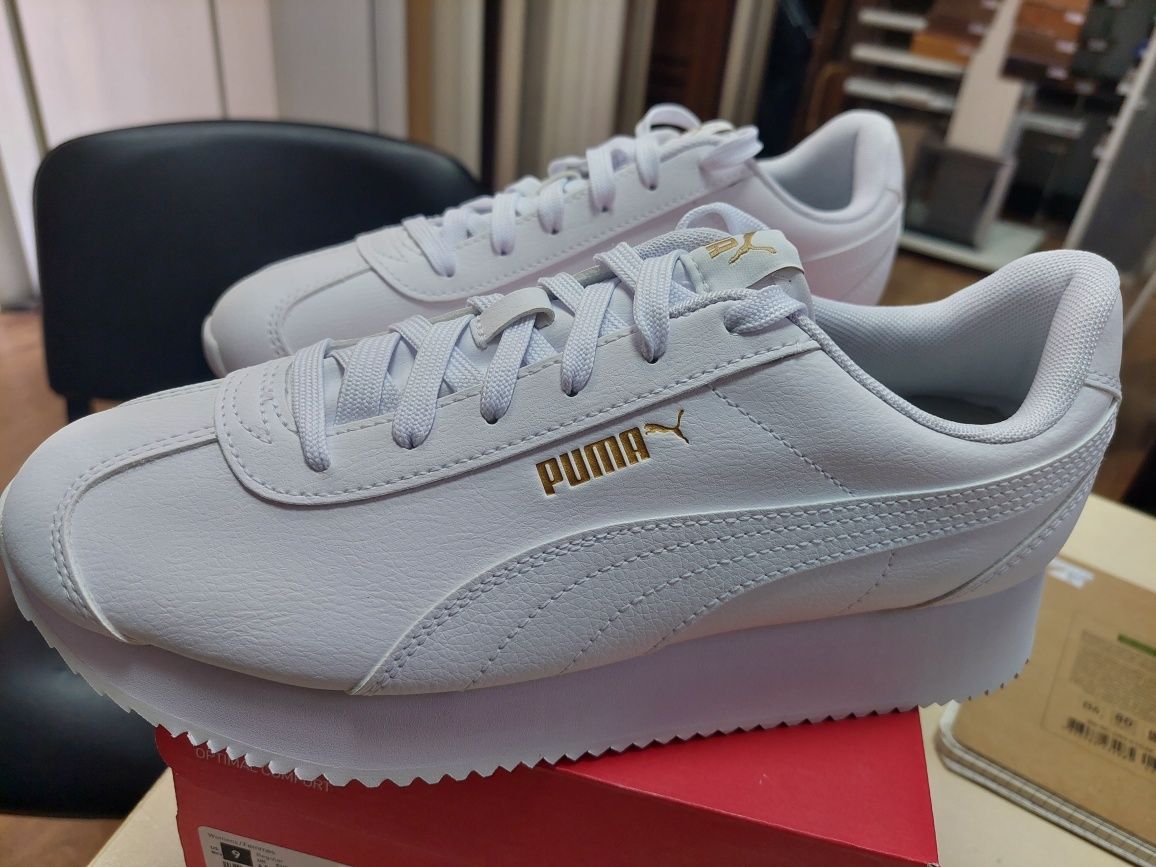 Оригінальні кросівки білі puma 40р 26 см стілка