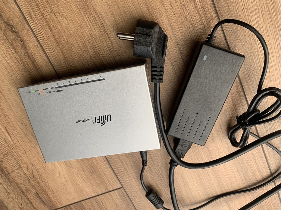 Unifi Ubiquiti Swicht US-8