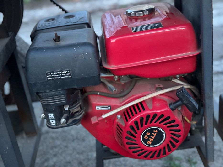 Подрібнювач гілок бензиновий | 9 к.с. | Діаметр до 12 см
