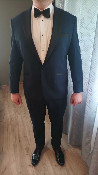 Garnitur męski granatowy