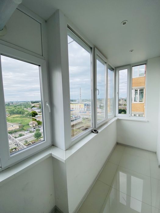 Квартира подобово: Сучасна квартира неподалік від центру