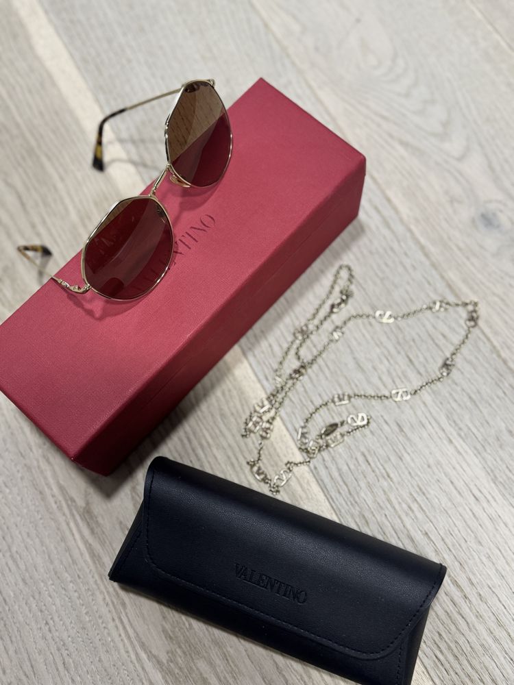 Сонцезахисні окуляри Valentino