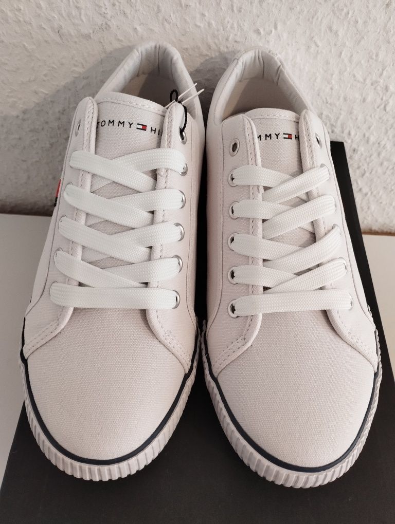 Sneakersy Tommy Hilfiger r39