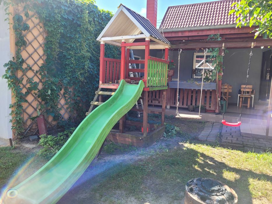 Plac zabaw - drewniany, 2 huśtawki, piaskownica i zjeżdżalnia