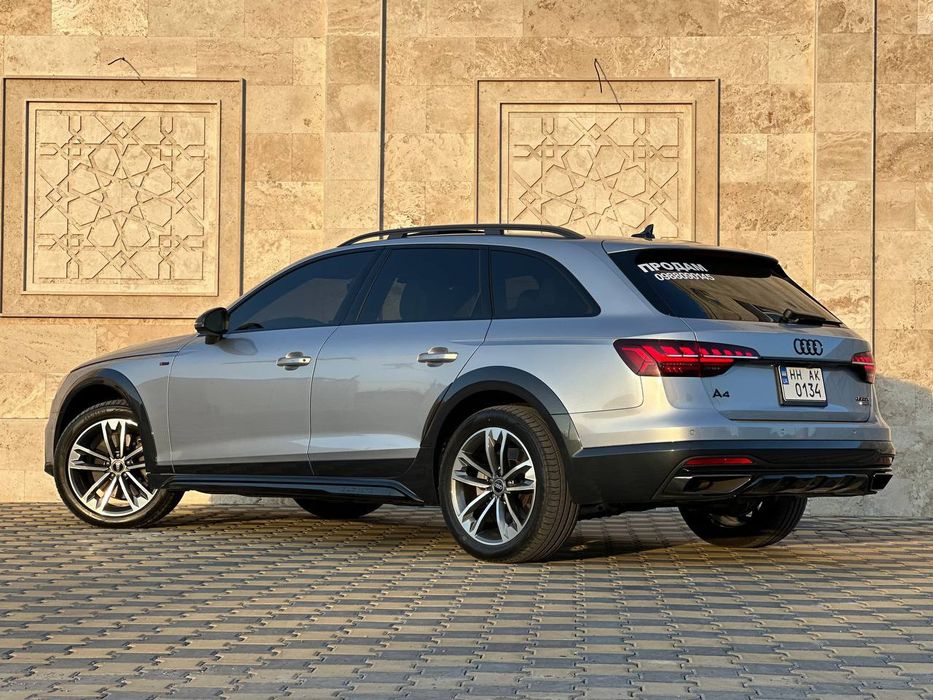 Audi A4 Allroad 2023 Quattro Ultra • S-Line