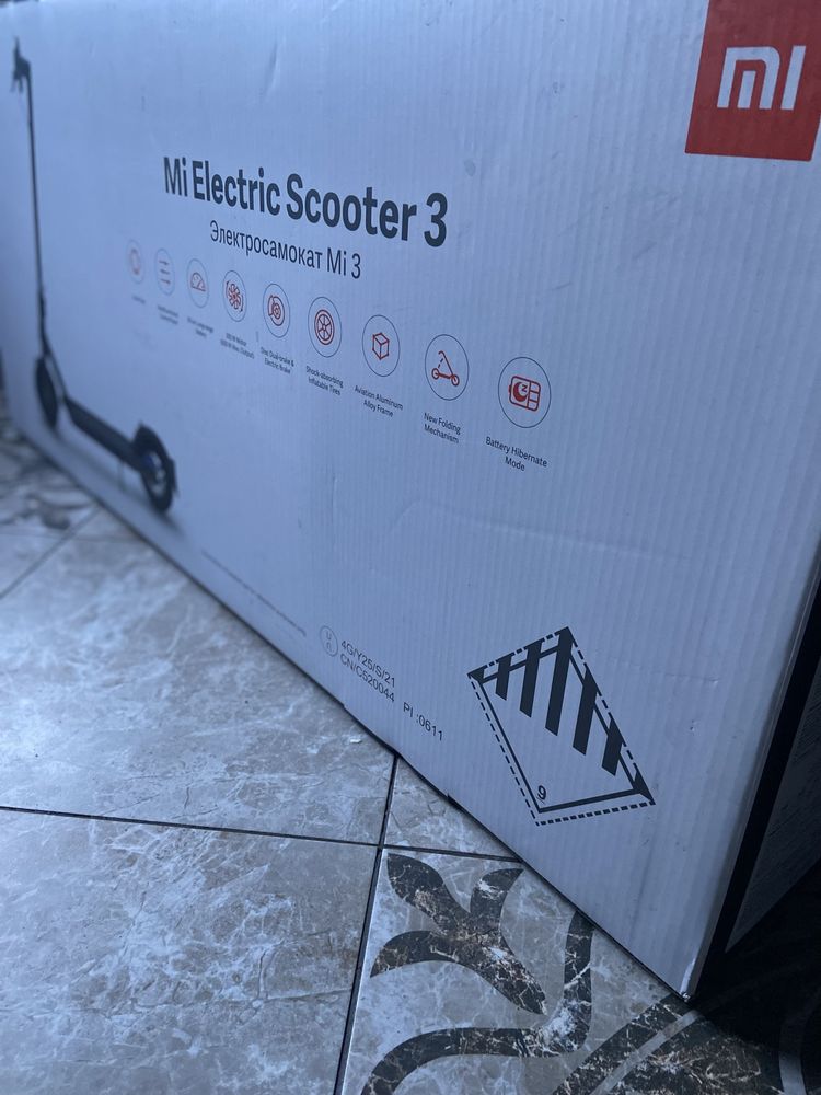 Продам Електросамокат Xiaomi Electric Scooter 3