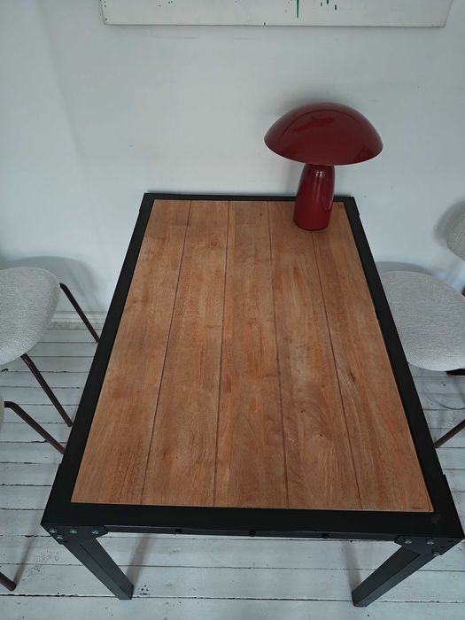 Stół do salonu/ jadalni