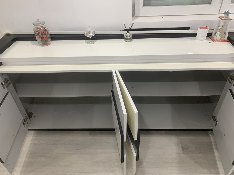 Aparador Sala Em bom estado