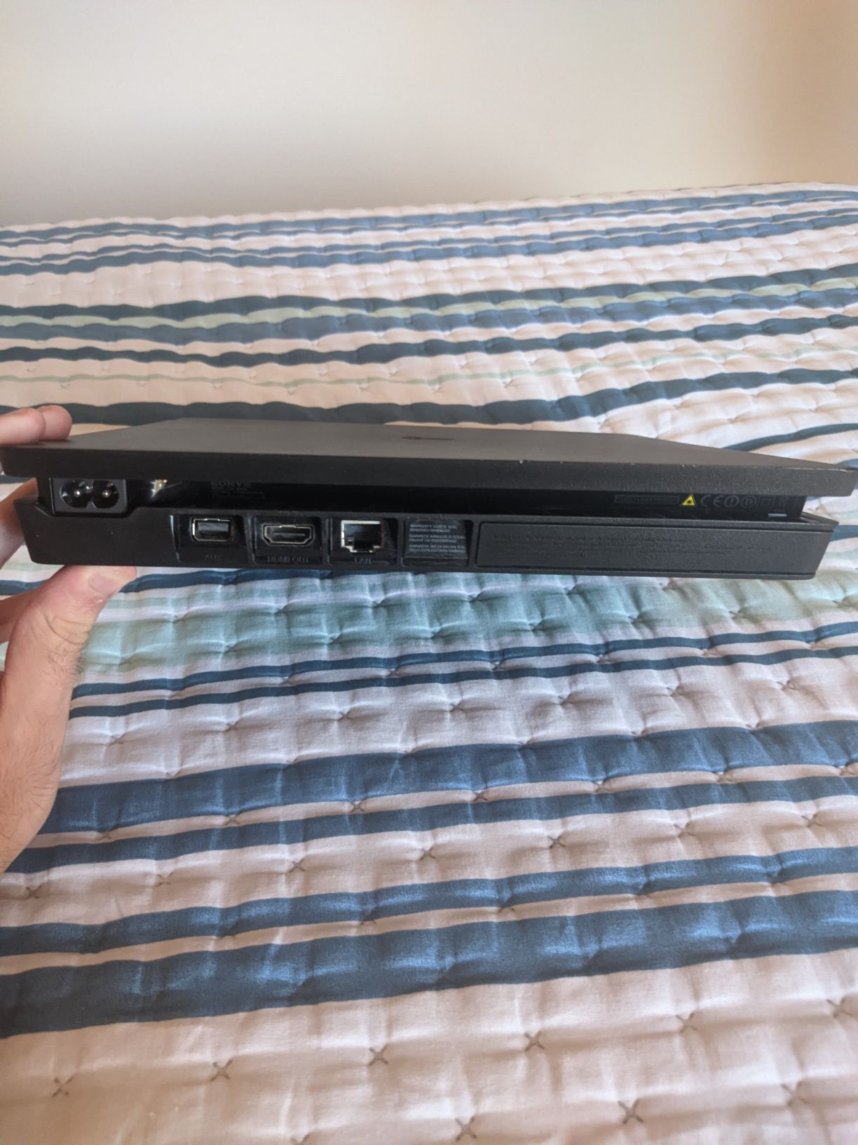 PS4 Slim 500 GB + Comando Dualshock 4