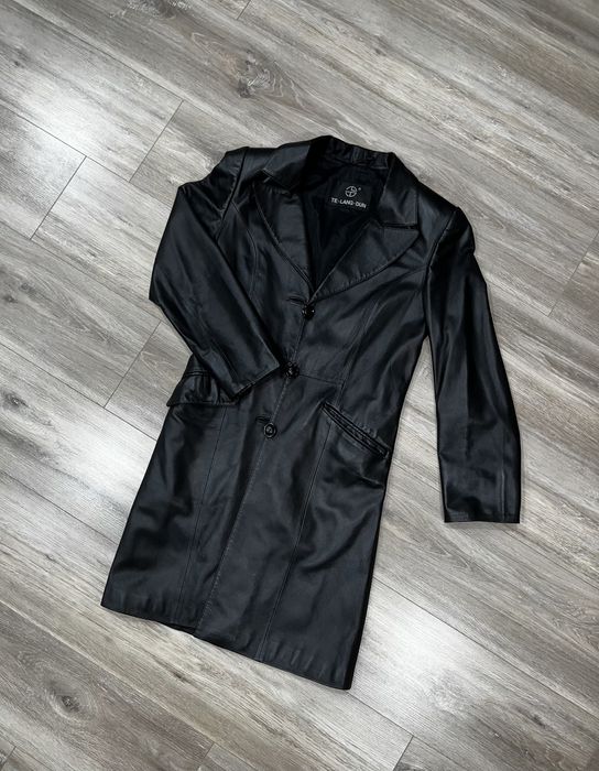 Жіночий плащ із натуральної шкіри