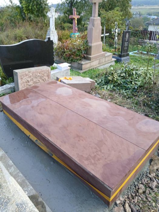 Встановленя памятників