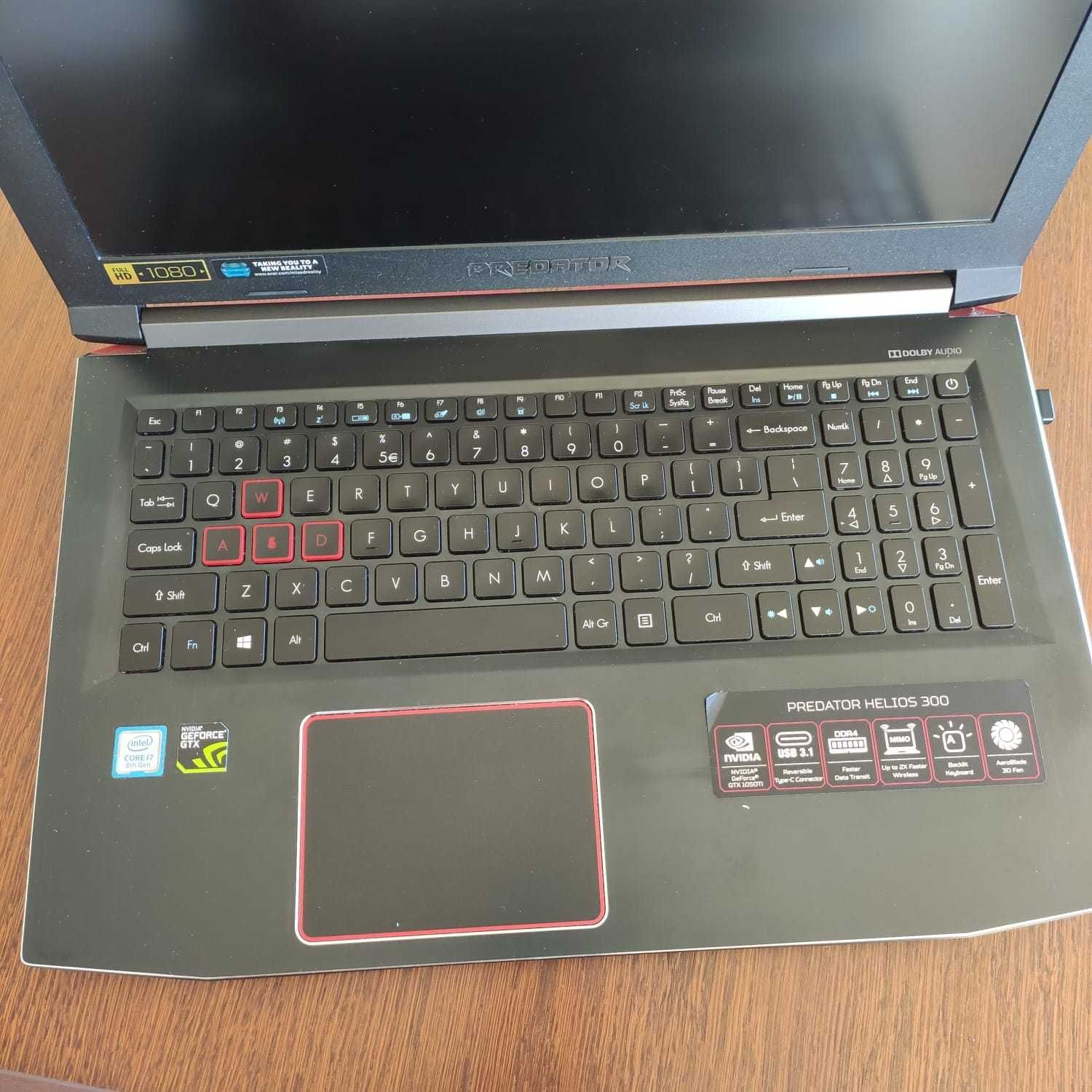 Laptop Predator Acer Helios 300 i7-8750H 8GB Win10 GTX1050Ti