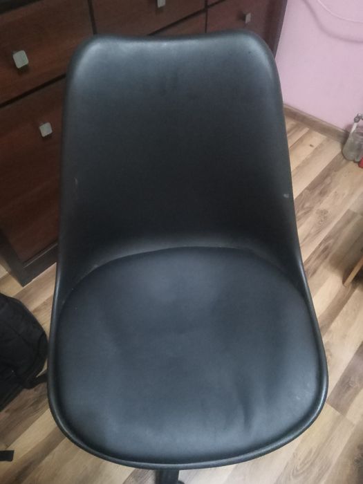 Fotel obracay czarny