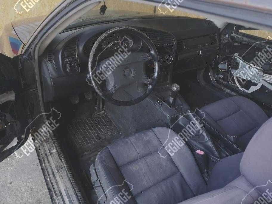 BMW E36 318is Coupe _ Para Peças