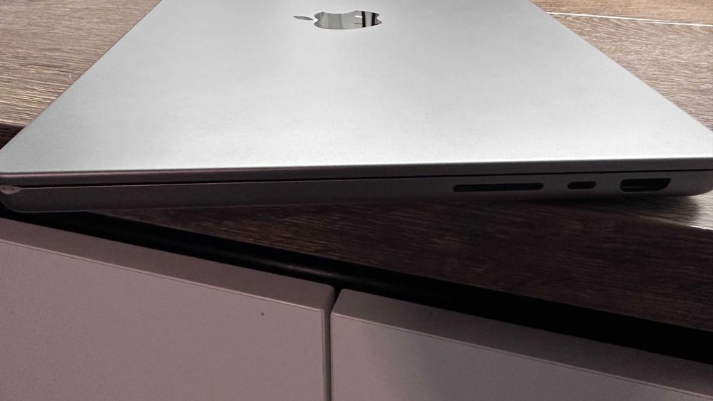 MacBook Pro 14" M1 Space Grey (MKGP3)