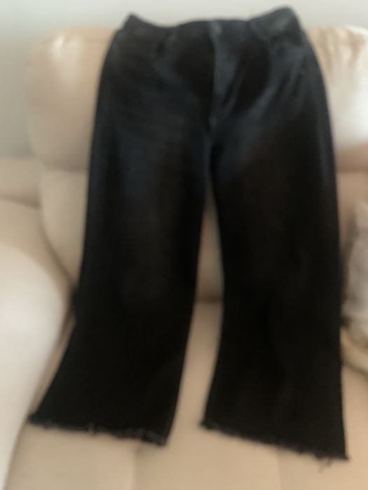 Calça de ganga preta Ne: diz 44 mas é 42.