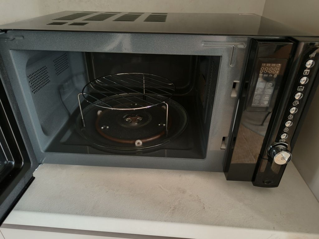 Mikrofalówka AMICA AMGF23E1GB