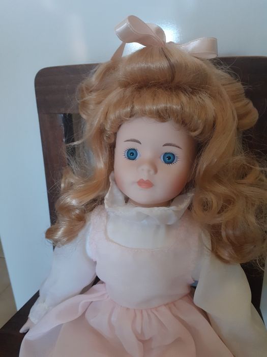 Boneca de porcelana