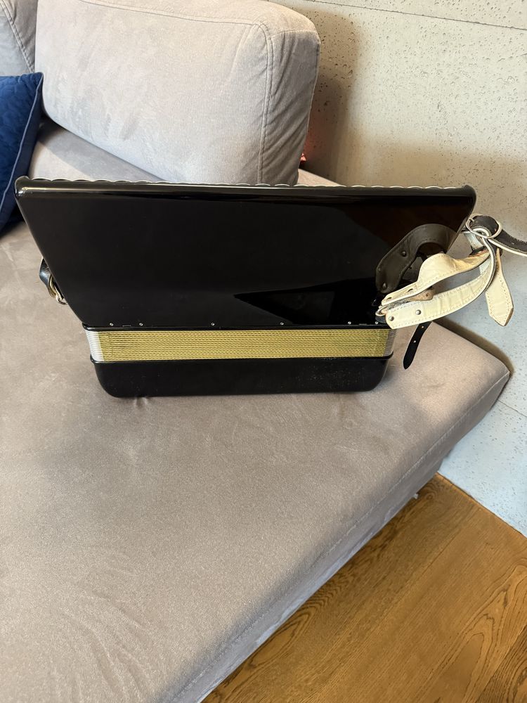 Akordeon hohner lucia lV P 96 basow