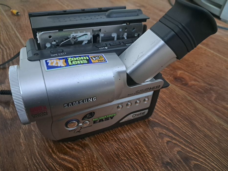 Камера касетна hi8