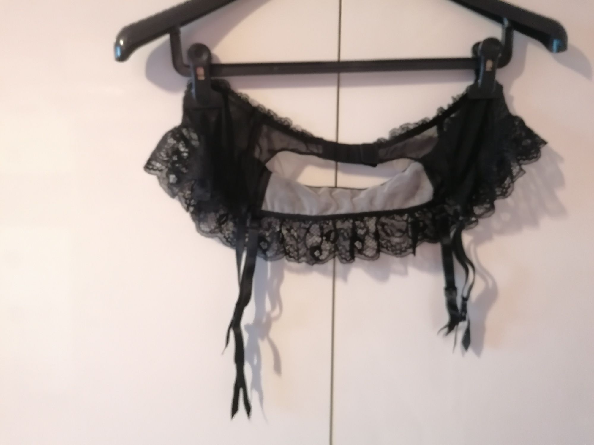 Koronkowy pas do pończoch L H&M