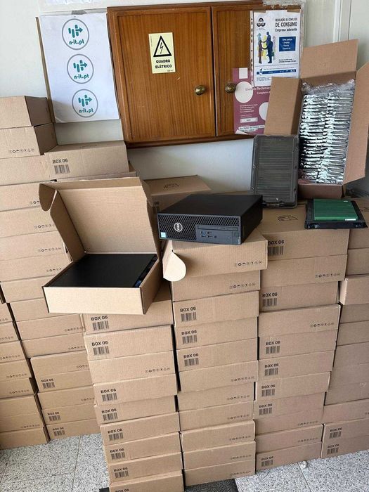 Computador DELL 3420 SFF X-SR XEON E3-1245 V6 8GB DDR4 256GB SSD s/cd