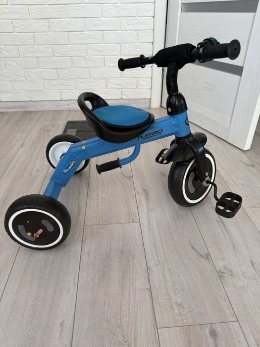 Дитячий трьохколісний велосипед